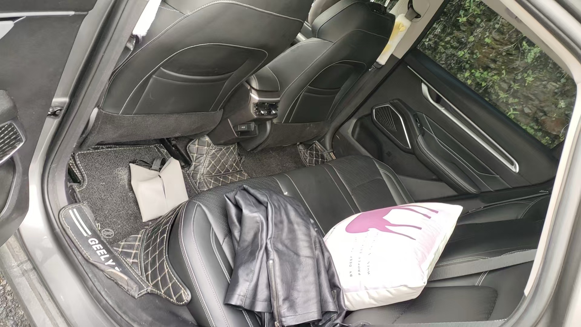GEELY Emgrand 2022 image de voiture #6