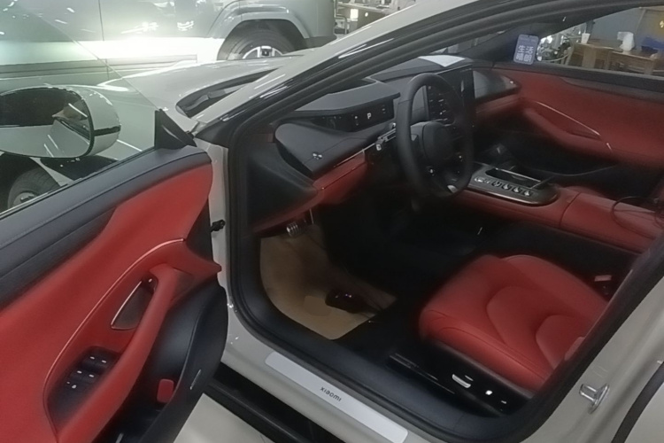 MI SU7 2025 car image #12