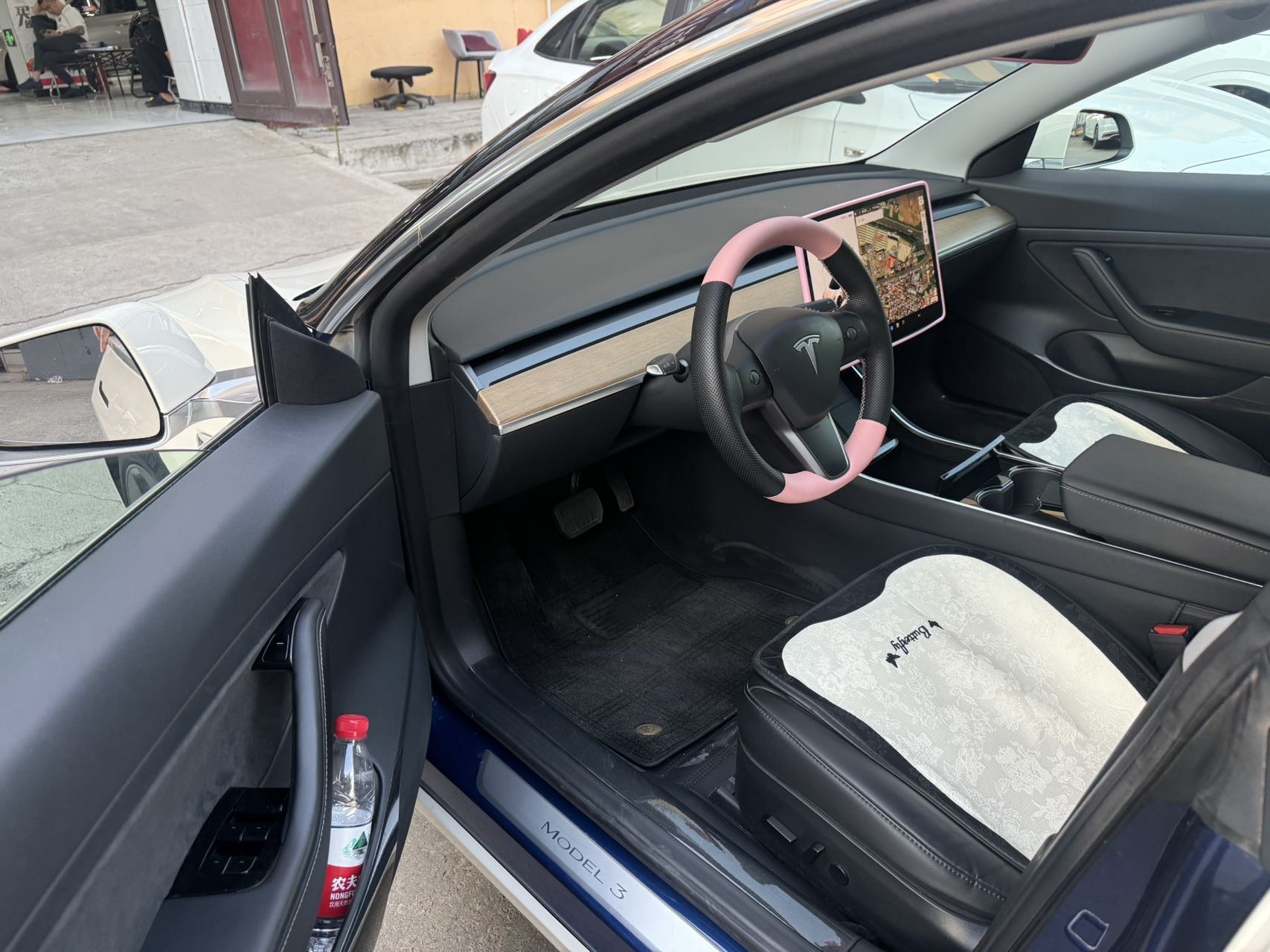 Tesla Model 3 2020 car image #9