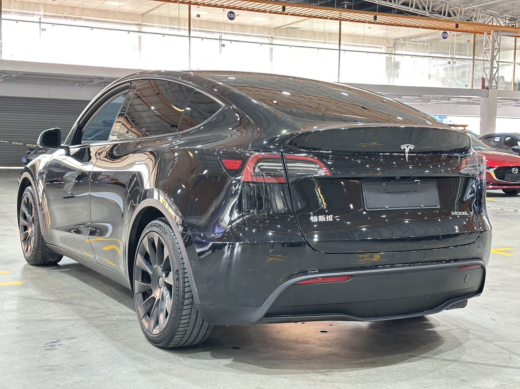 Tesla Model Y 2023 car image #7