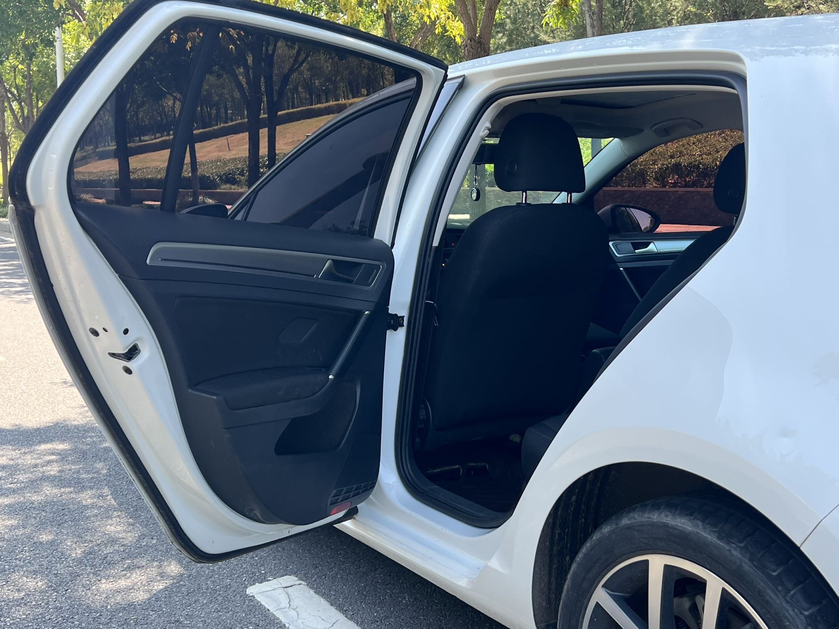 Volkswagen Golf 2020 car image #9