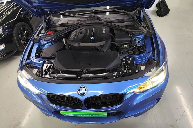 BMW 3 Series 2018 car image #20