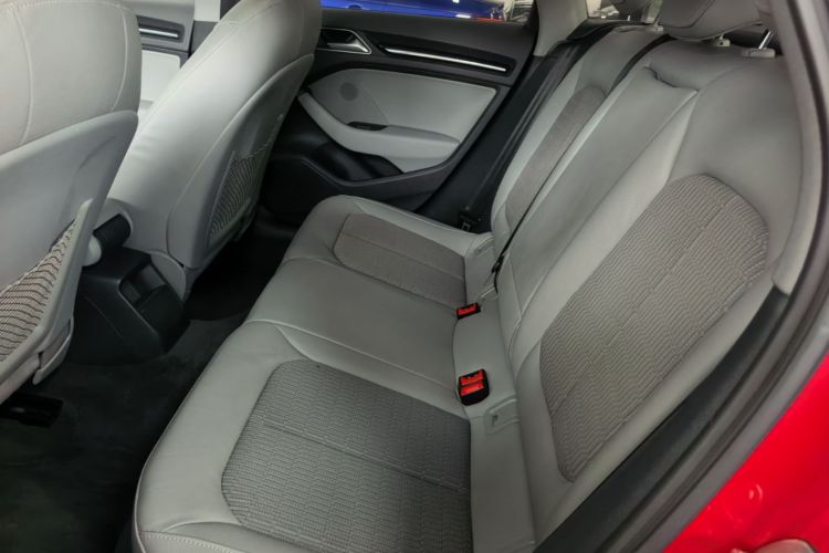 Audi A3 2019 car image #17