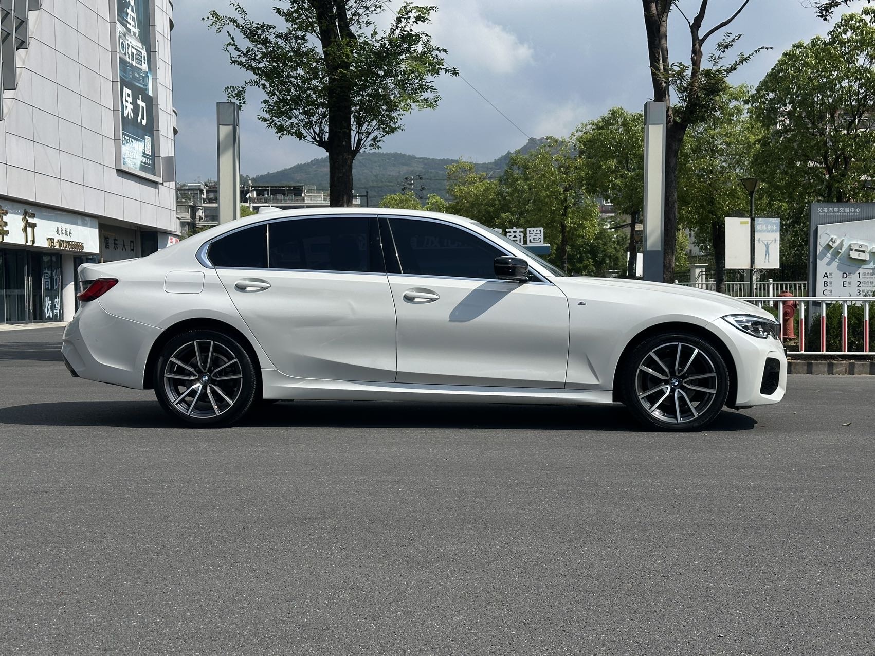 BMW 3 Series 2022 car image #3