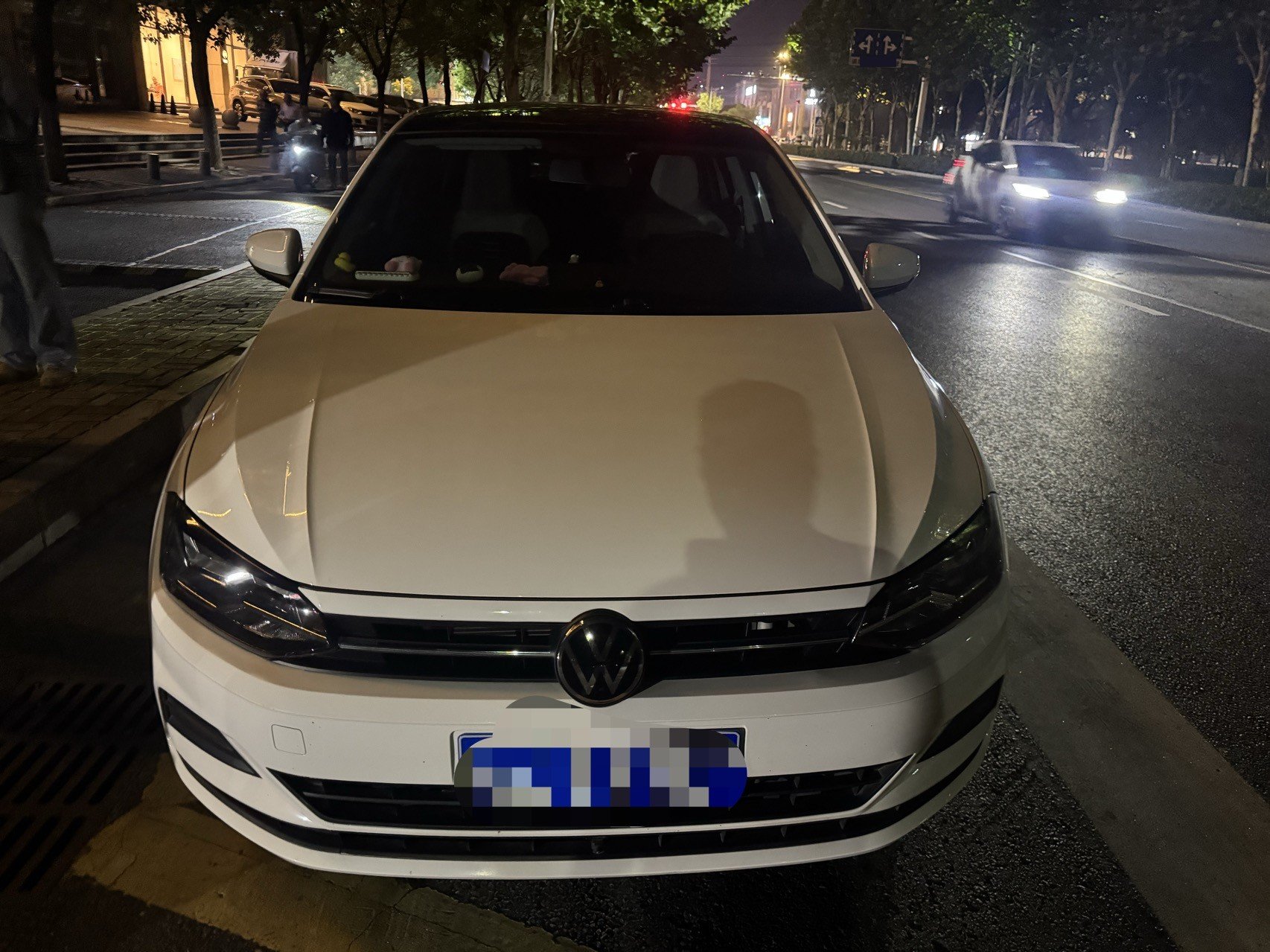 Volkswagen Polo 2022 car image #2
