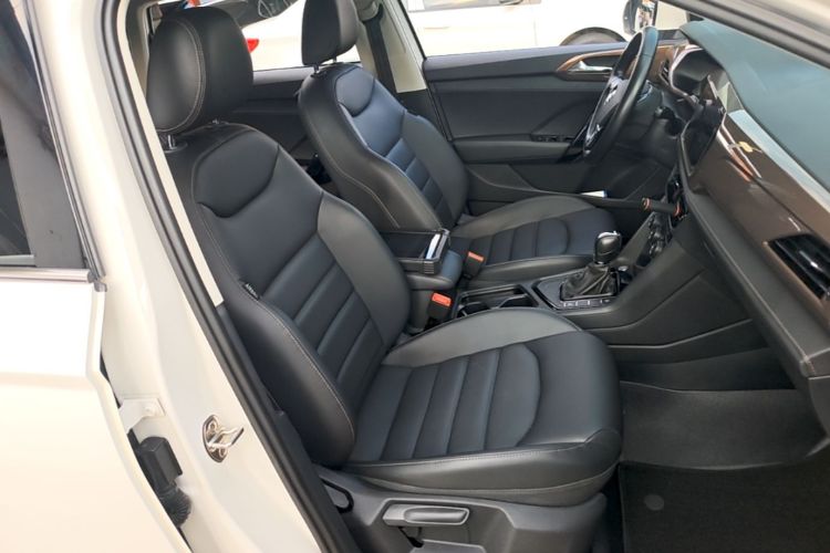 Volkswagen Tharu 2020 car image #24