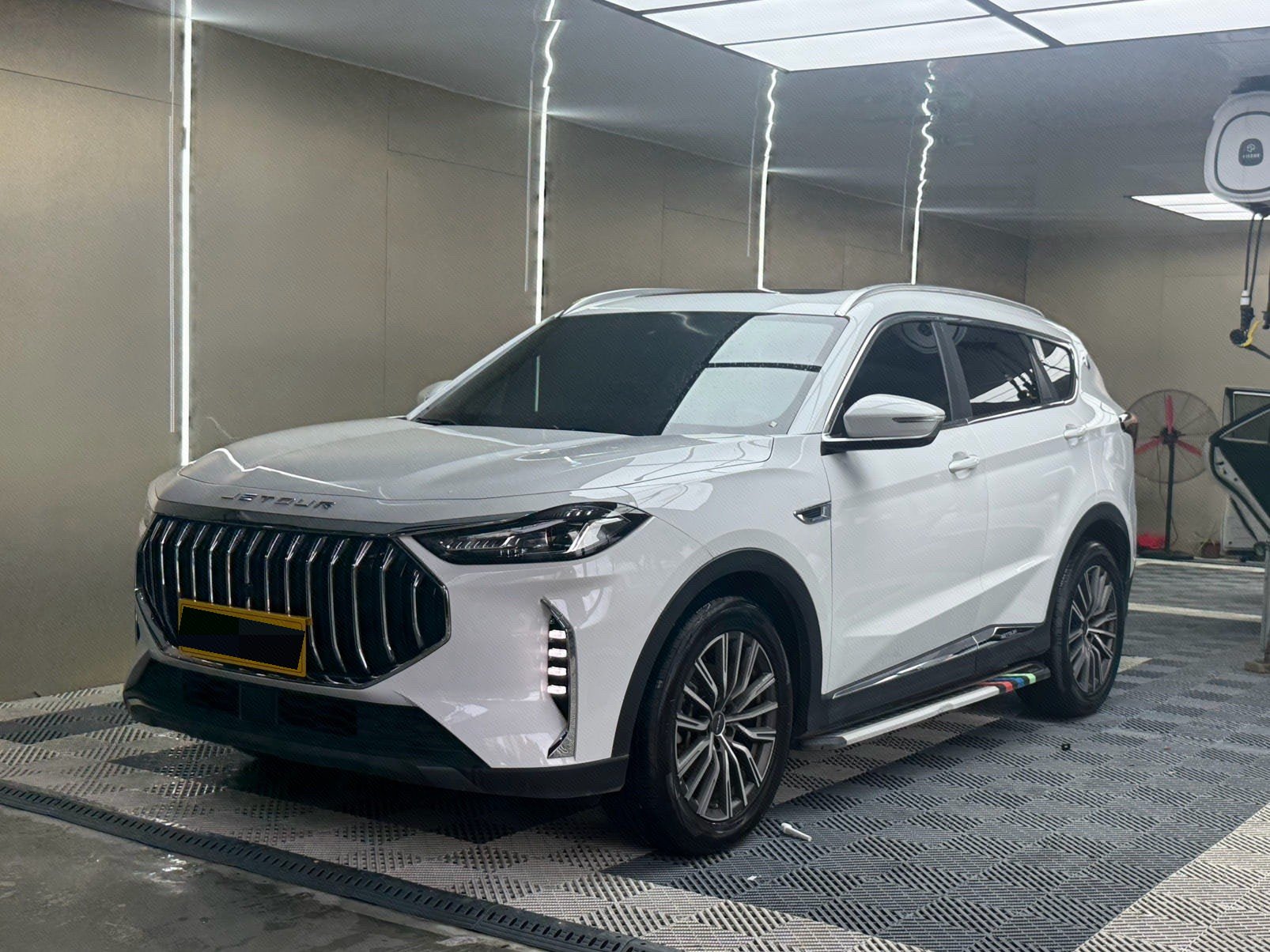 Jetour X70 PLUS 2025 car image 