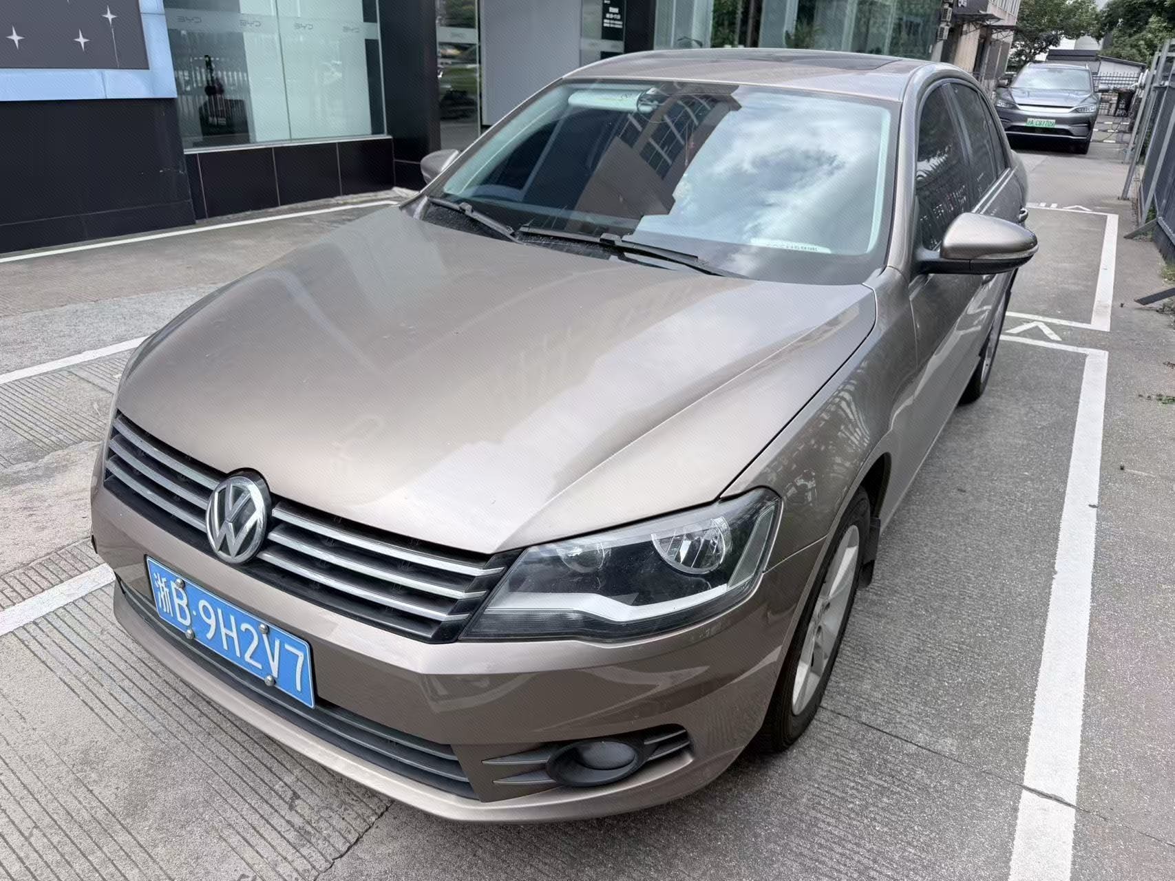 Volkswagen Bora 2015 car image 
