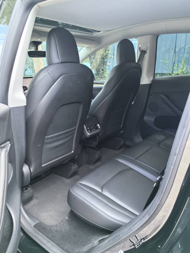 Tesla Model Y 2022 immagine di auto #7
