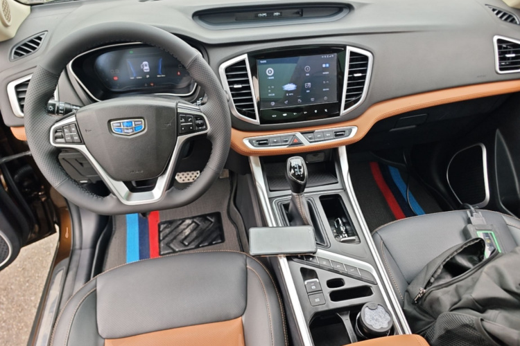GEELY Vision X6 2019 car image #10