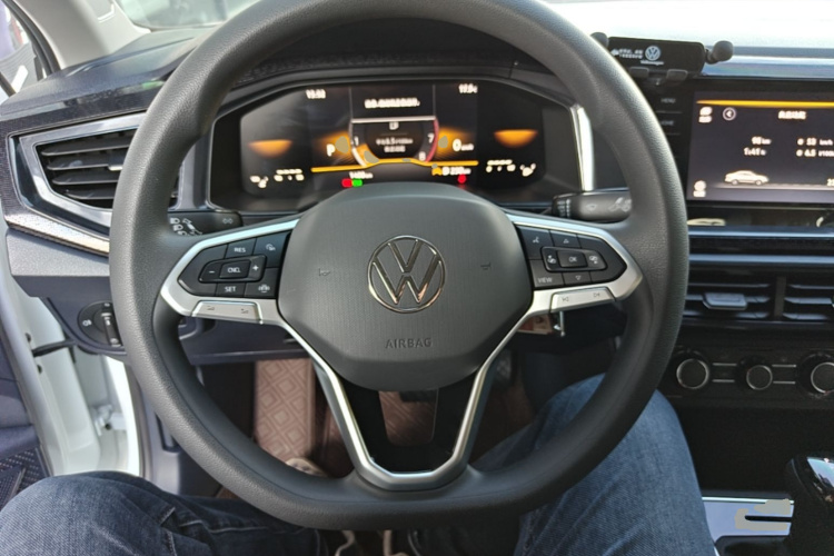 Volkswagen Lavida 2026 car image #11