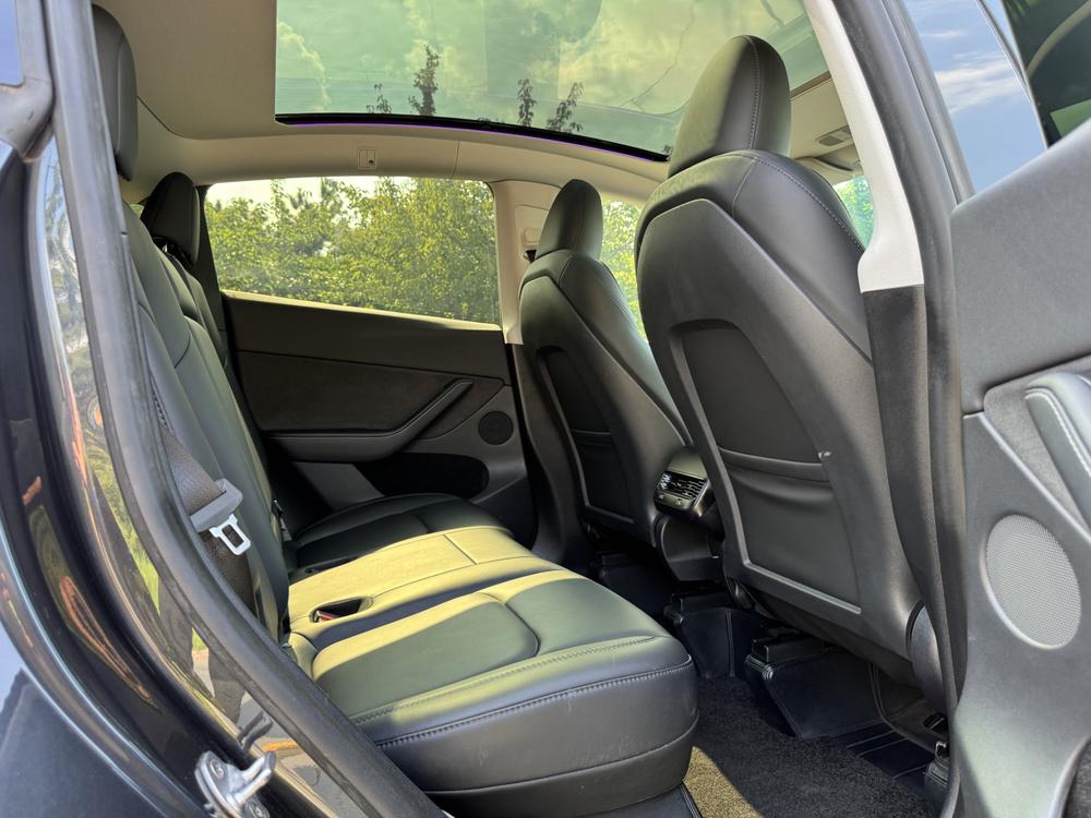 Tesla Model Y 2025 car image #20