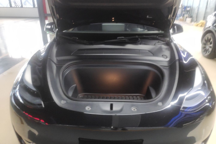 Tesla Model Y 2023 #19 Tesla Model Y 2023 car image #19