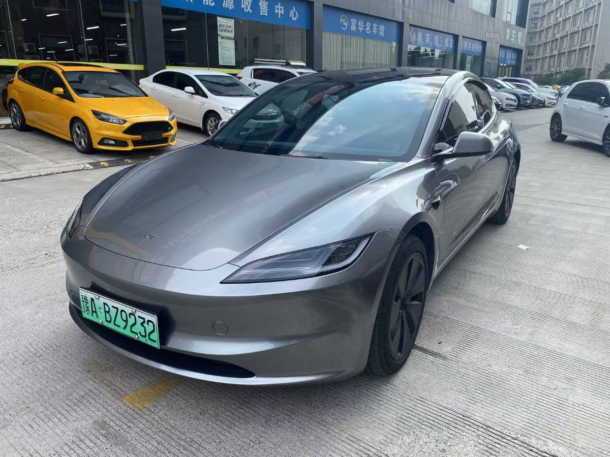 Tesla Model 3 2025 car image 