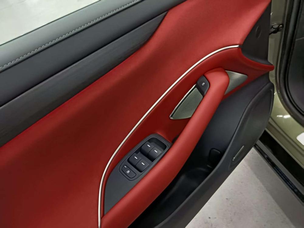 2025 car image #18