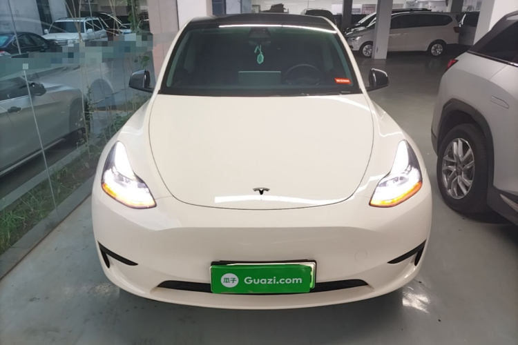 Tesla Model Y 2022 #3 Tesla Model Y 2022 car image #3