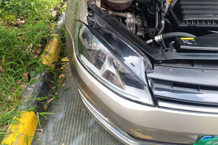 Volkswagen Golf 2015 car image #8