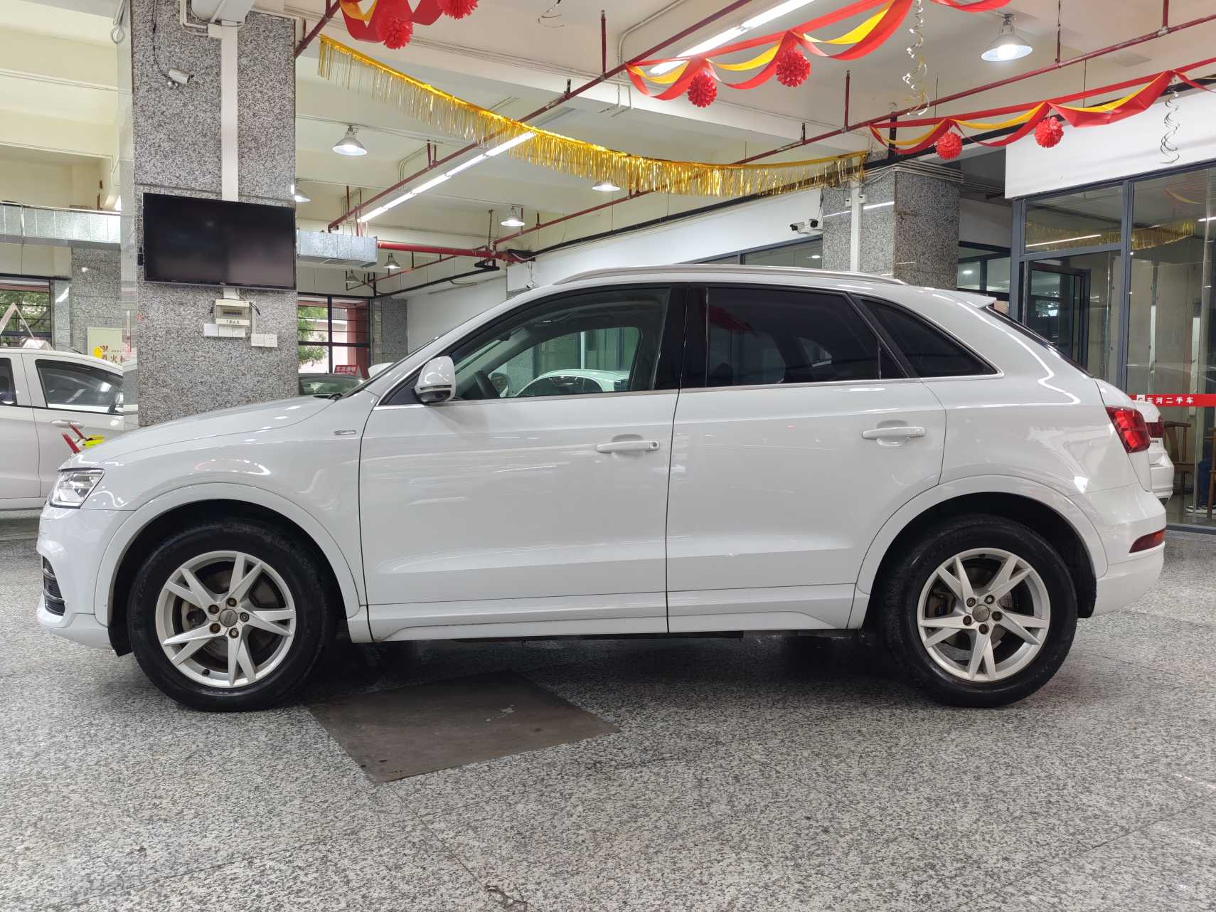 Audi Q3 2018 immagine di auto #13