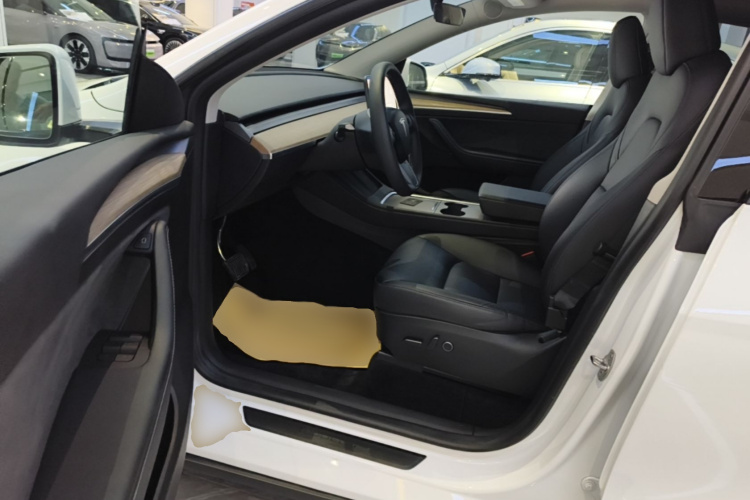 Tesla Model Y 2023 #16 Tesla Model Y 2023 immagine di auto #16