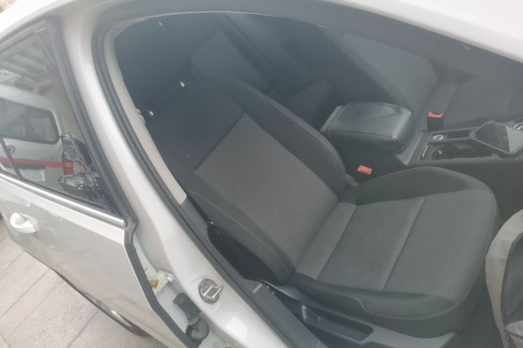 Volkswagen Golf 2019 car image #24