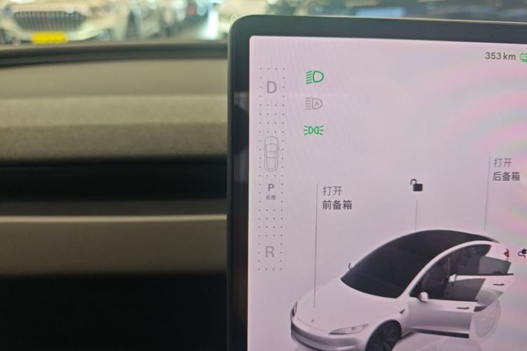 Tesla Model 3 2025 car image #14