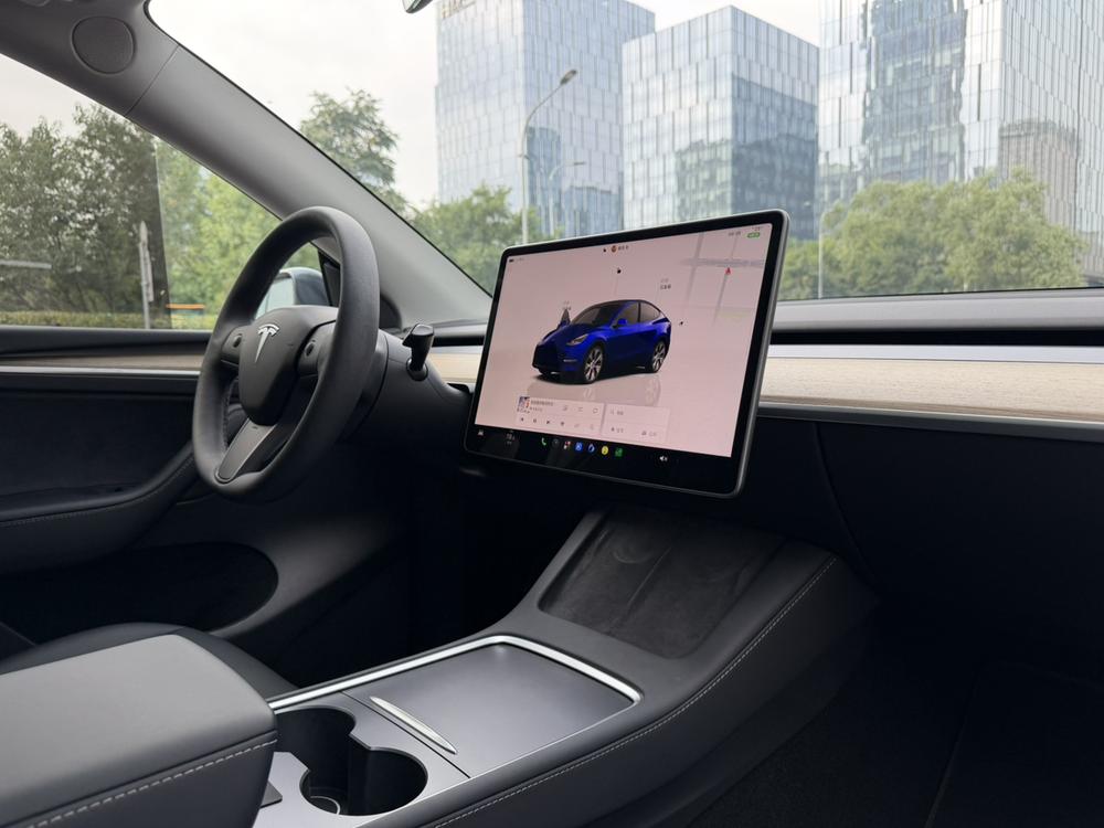 Tesla Model Y 2022 #18 Tesla Model Y 2022 car image #18