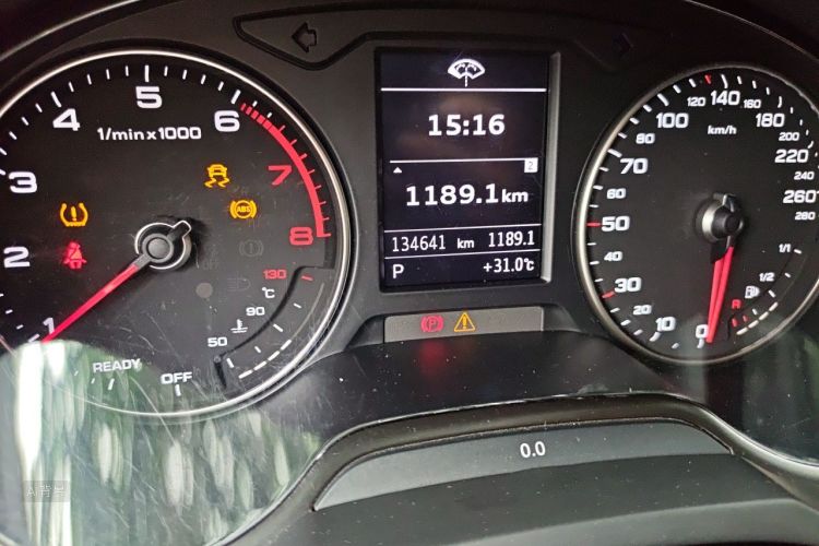 Audi A3 2018 car image #14