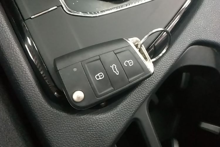 Volkswagen Tharu 2019 #9 Volkswagen Tharu 2019 car image #9