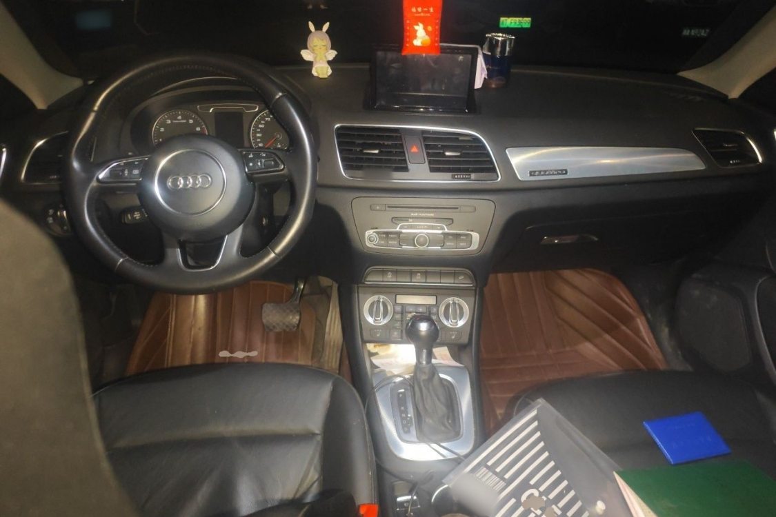 Audi Q3 2014 car image #21