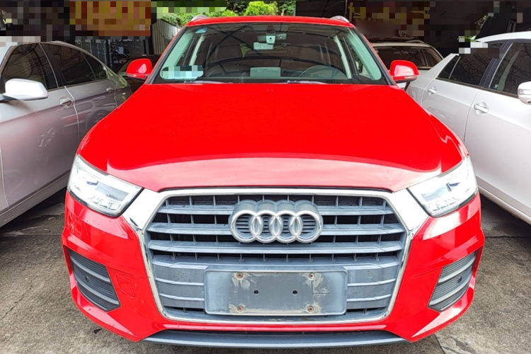 Audi Q3 2018 car image #3