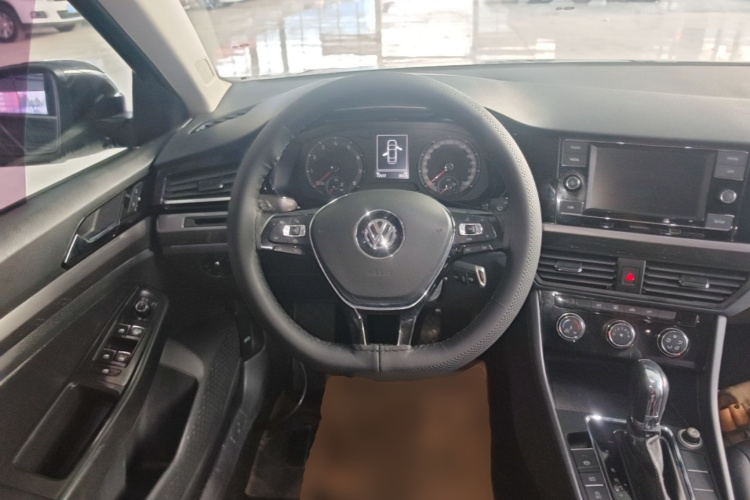 Volkswagen Bora 2020 изображение автомобиля #11