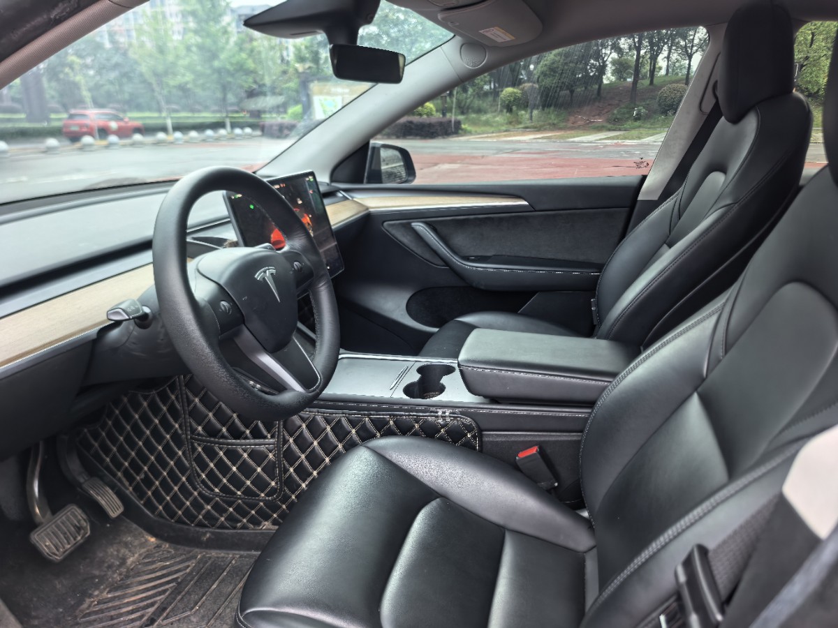 Tesla Model Y 2022 car image #5