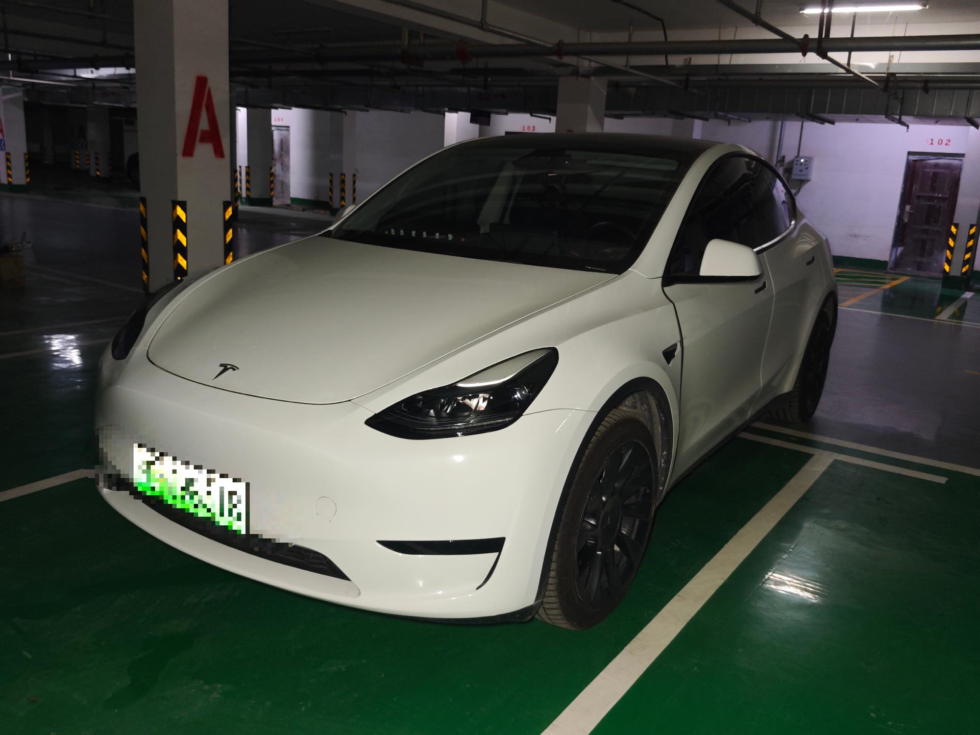 Tesla Model Y 2023 Tesla Model Y 2023 car image