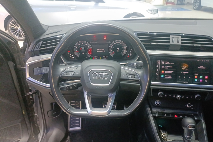 Audi Q3 2024 immagine di auto #15