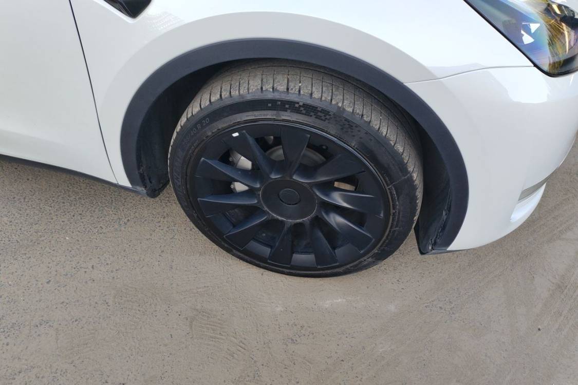Tesla Model Y 2024 #9 Tesla Model Y 2024 car image #9