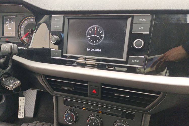 Volkswagen Lavida 2019 car image #13