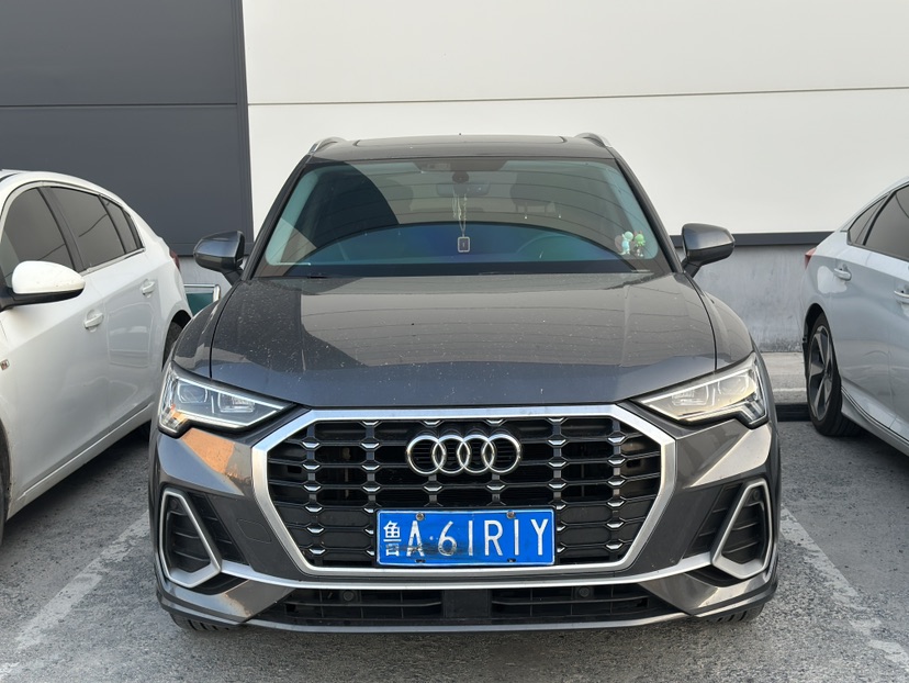Audi Q3 2020 car image #2