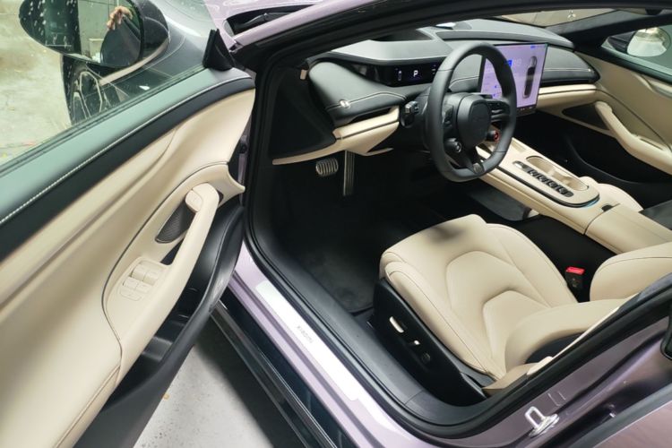 MI SU7 2025 car image #12