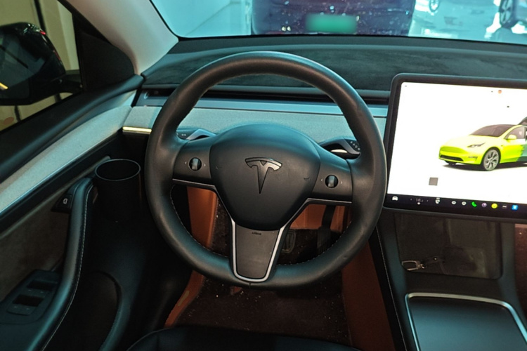 Tesla Model Y 2024 #11 Tesla Model Y 2024 car image #11