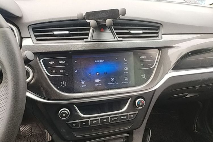 GEELY Emgrand 2017 car image #15