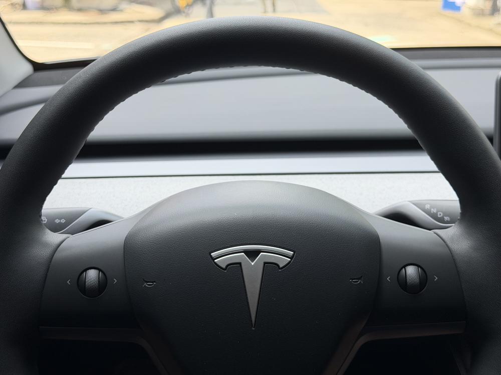 Tesla Model Y 2023 #9 Tesla Model Y 2023 car image #9