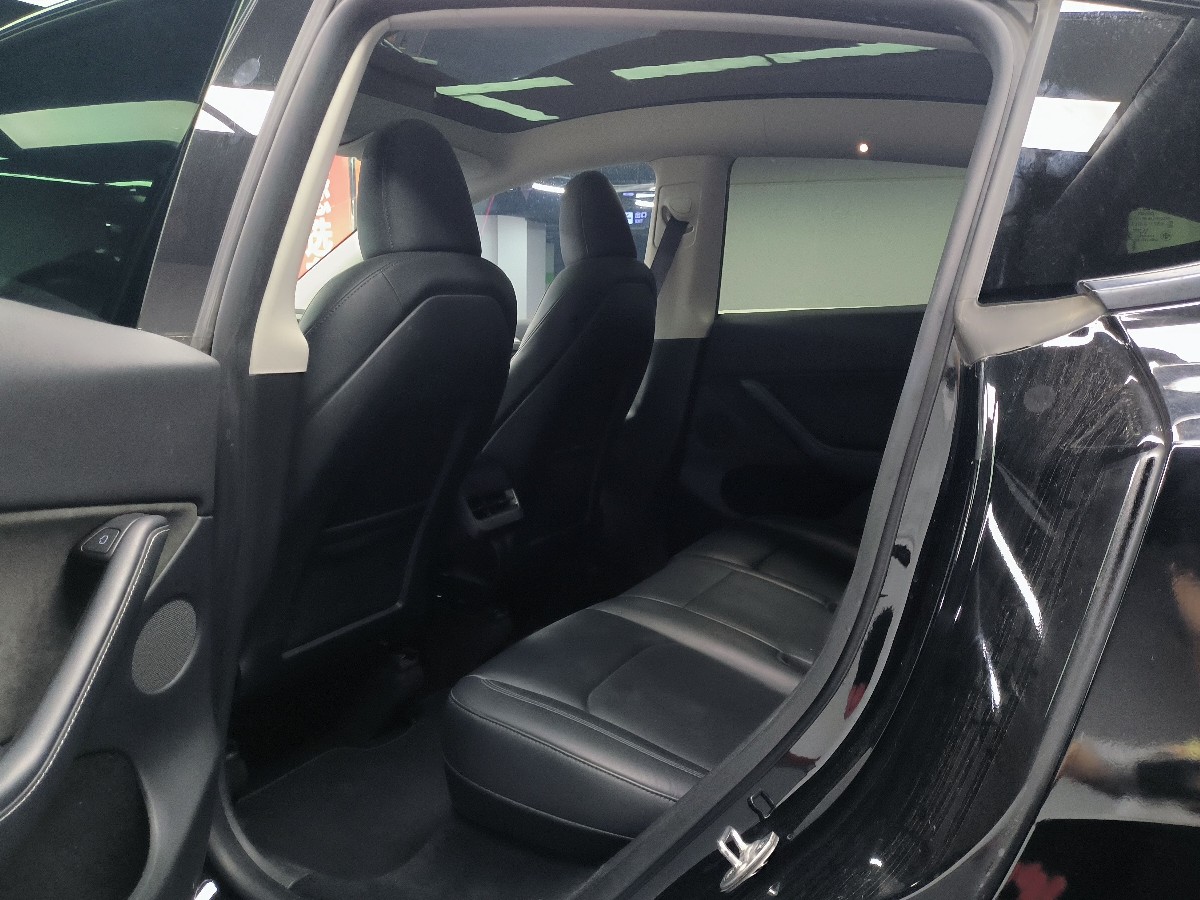 Tesla Model Y 2024 car image #8