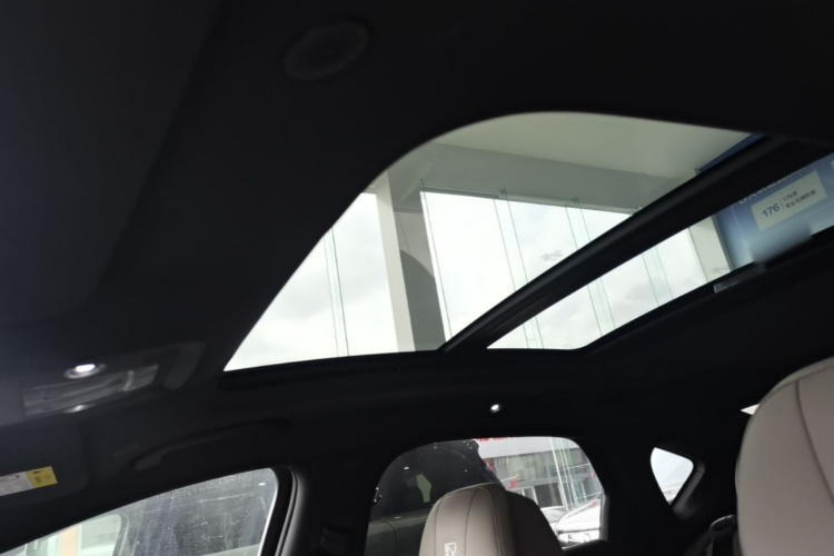 BYD Han 2025 car image #18