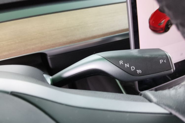 Tesla Model 3 2020 car image #14