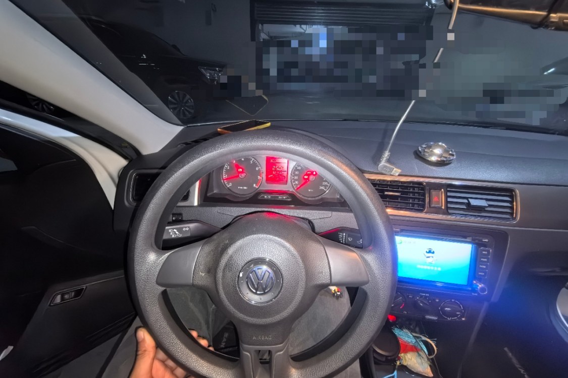 Volkswagen Santana 2015 car image #22
