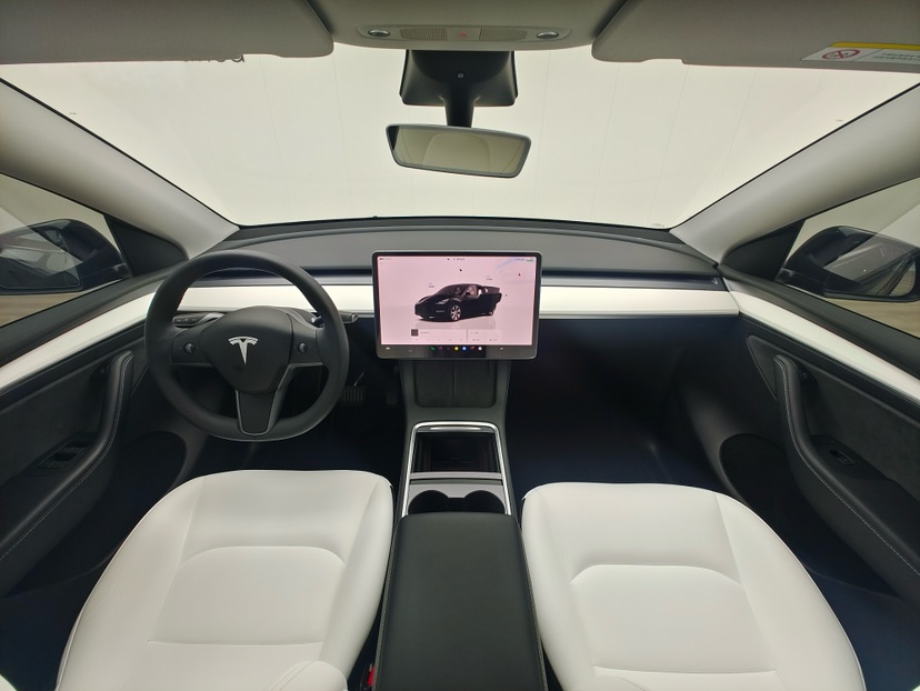 Tesla Model Y 2023 #5 Tesla Model Y 2023 car image #5