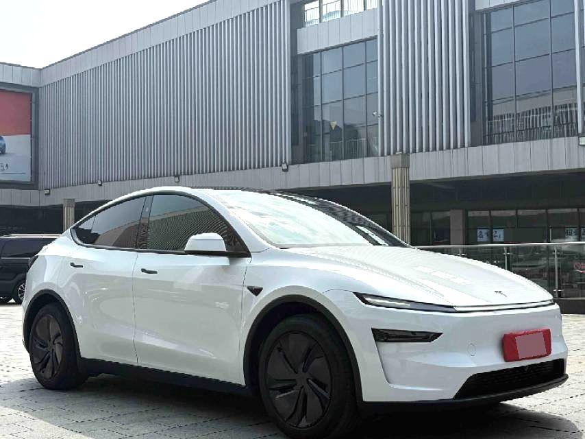 Tesla Model Y 2026 #3 Tesla Model Y 2026 car image #3
