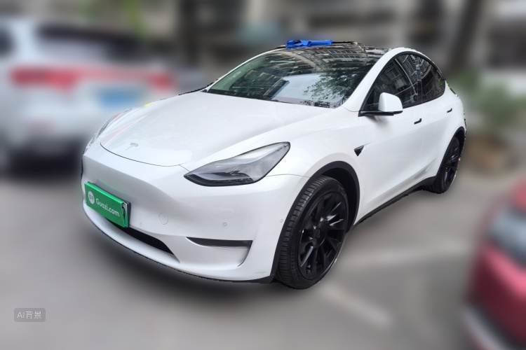 Tesla Model Y 2023 car image #2