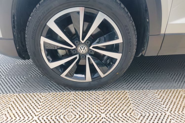 Volkswagen Tharu 2020 car image #9