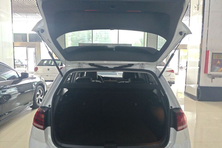 Volkswagen Golf 2020 #19 Volkswagen Golf 2020 صورة سيارة #19